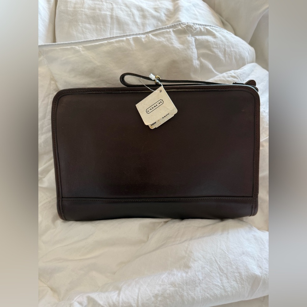 NWT Vintage Coach International Clutch (9833)